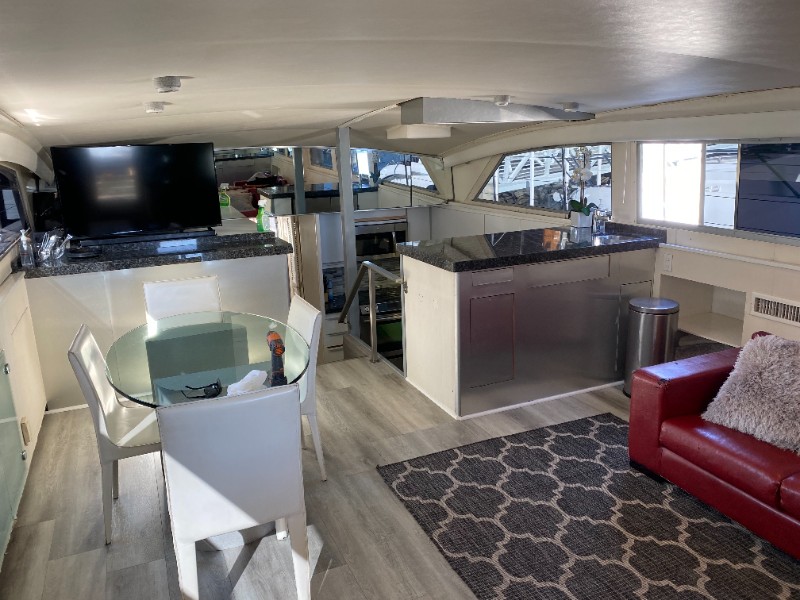 Indoor Lounge & Dining